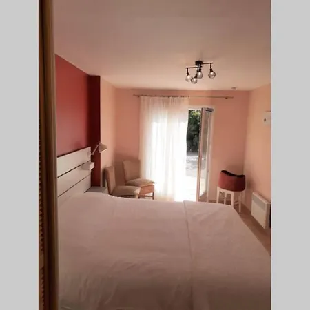 Provencal Independant Avec Piscine Chauffee : Le Suy Bien Holiday home