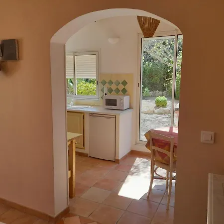 Provencal Independant Avec Piscine Chauffee : Le Suy Bien Holiday home Flayosc